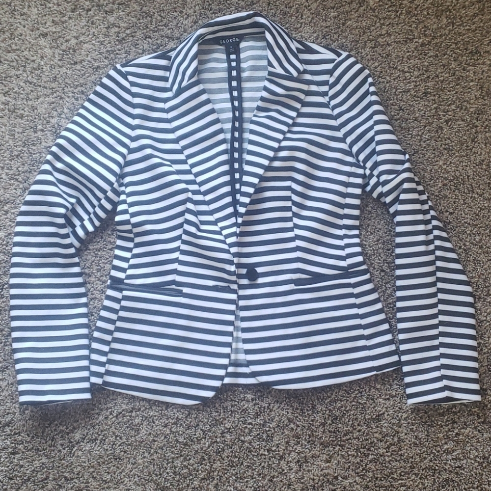 Black & white stripped blazer